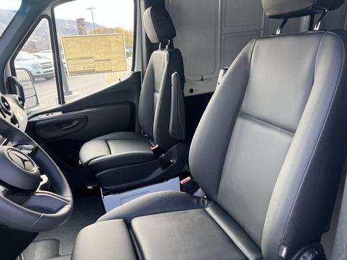 New 2025 Mercedes-Benz Sprinter 2500 image 11