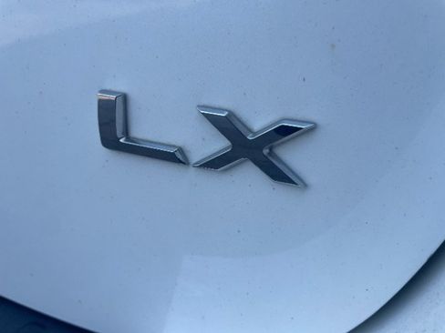 Used 2021 Kia Sedona LX FWD image 10