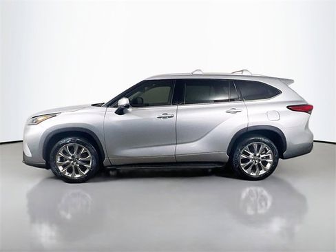 Used 2021 Toyota Highlander Limited image 23