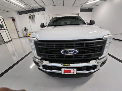 Used 2023 Ford F250 XL w/ FX4 Off-Road Package image 2