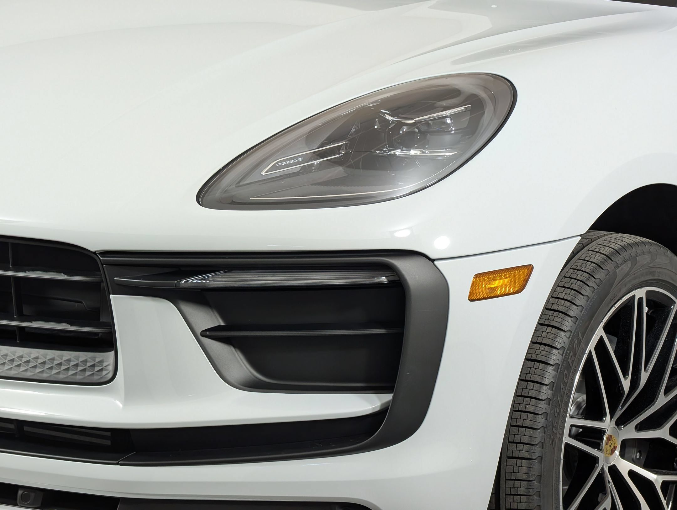 Certified 2026 Porsche Macan AWD/4WD image 14