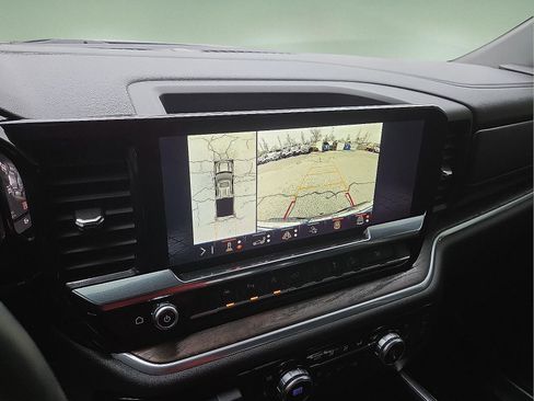 Used 2025 GMC Sierra 1500 SLT w/ SLT Premium Plus Package image 17