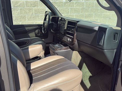 Used 2014 Chevrolet Express 1500 AWD image 29