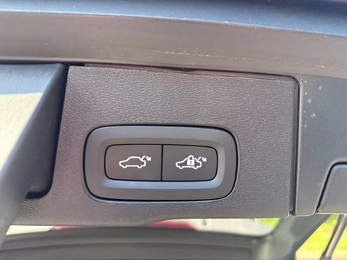 Used 2026 Volvo XC60 B5 Plus w/ Protection Package Premier AWD/4WD image 19