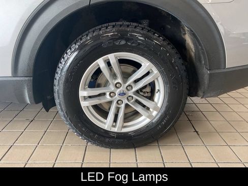 Used 2022 Ford Explorer XLT w/ Equipment Group 202A AWD/4WD image 22