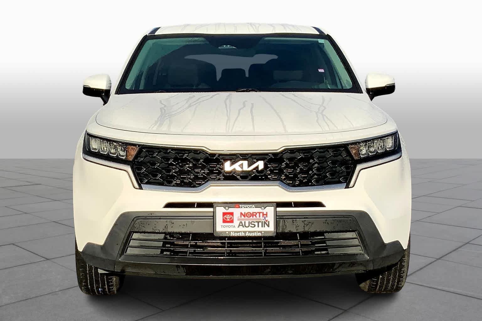 Used 2023 Kia Sorento LX AWD/4WD image 4