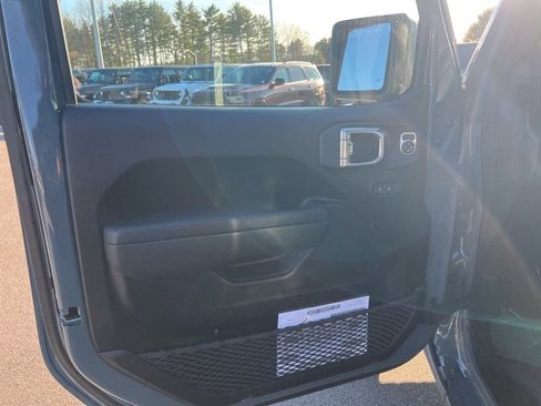 New 2026 Jeep Gladiator Sport image 19