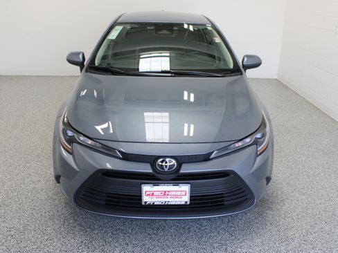 Used 2025 Toyota Corolla LE FWD image 3