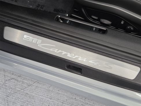 Used 2022 Porsche 911 Carrera 4S image 15