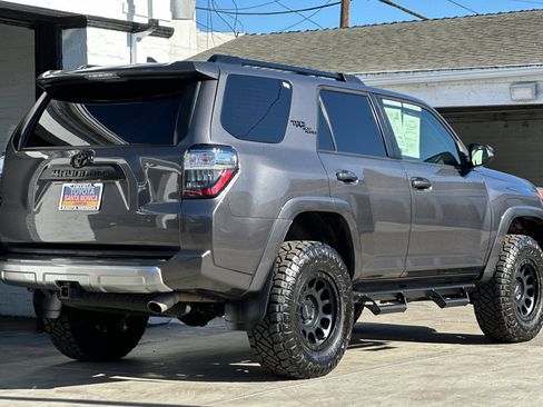Used 2022 Toyota 4Runner TRD Off-Road Premium image 4