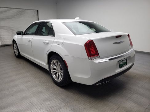 Used 2019 Chrysler 300 Touring w/ Driver Convenience Group RWD image 5