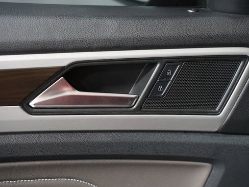 Used 2021 Volkswagen Atlas SE w/ Panoramic Sunroof Package image 31