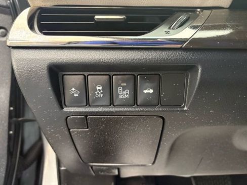 Used 2018 Toyota Avalon XLE Premium image 36