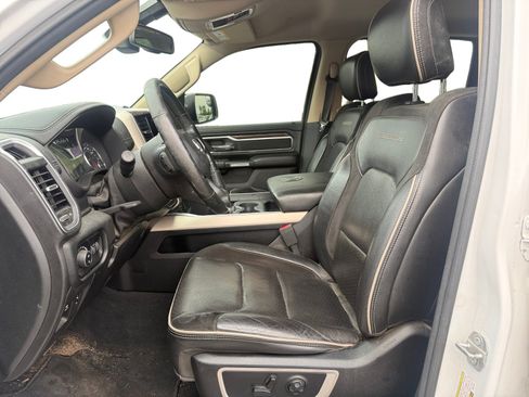 Used 2019 RAM 1500 Laramie AWD/4WD image 9