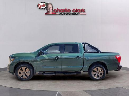 Used 2024 Nissan Titan SV w/ SV Bronze Edition Package image 7