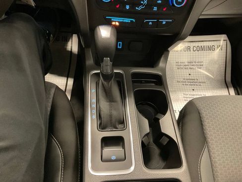 Used 2017 Ford Escape SE w/ SE Cold Weather Package AWD/4WD image 19