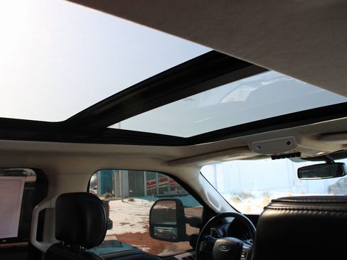 Used 2020 Ford F350 Limited image 22