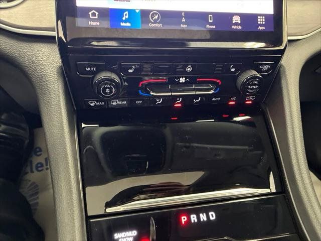Certified 2024 Jeep Grand Cherokee Limited AWD/4WD image 52