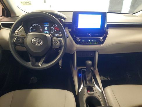 Used 2023 Toyota Corolla Cross L image 9