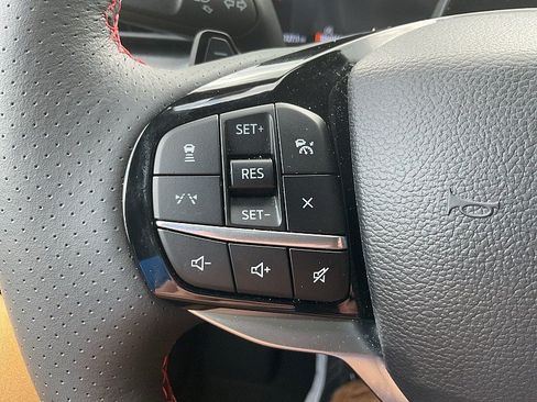 Used 2025 Ford Explorer ST AWD/4WD image 22