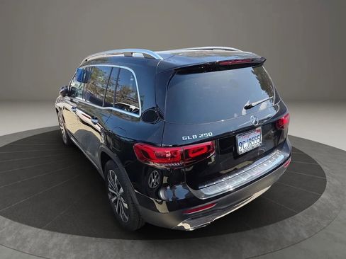 Used 2022 Mercedes-Benz GLB 250 image 4