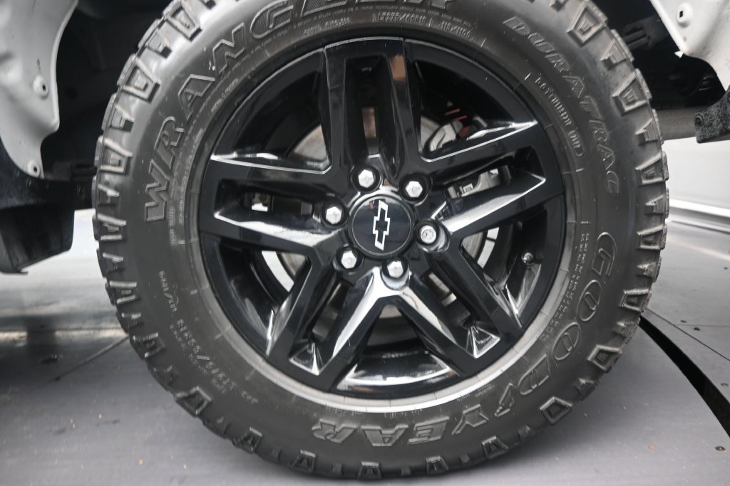 Used 2023 Chevrolet Silverado 1500 Custom Trail Boss w/ LPO, Dark Essentials Package AWD/4WD image 10