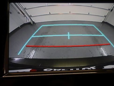 Used 2018 Toyota Camry LE image 25