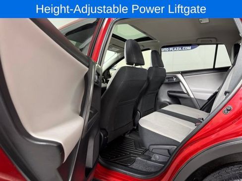 Used 2017 Toyota RAV4 XLE FWD image 14