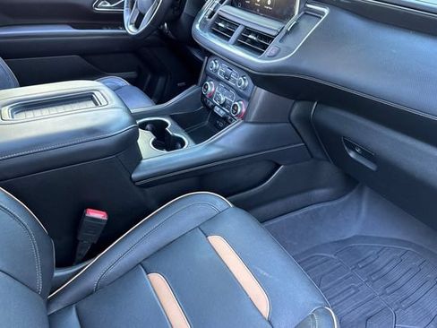 Used 2023 GMC Yukon XL AT4 w/ Technology Package AWD/4WD image 17