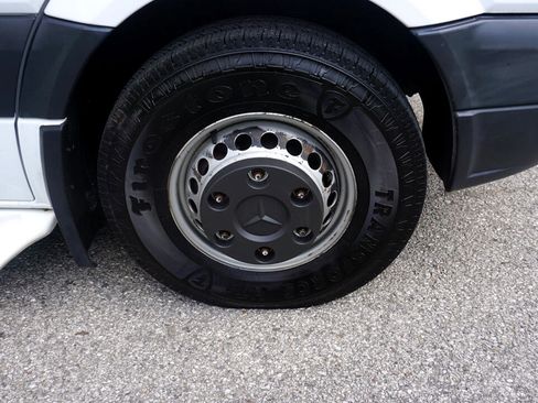 Used 2012 Mercedes-Benz Sprinter 3500 image 12