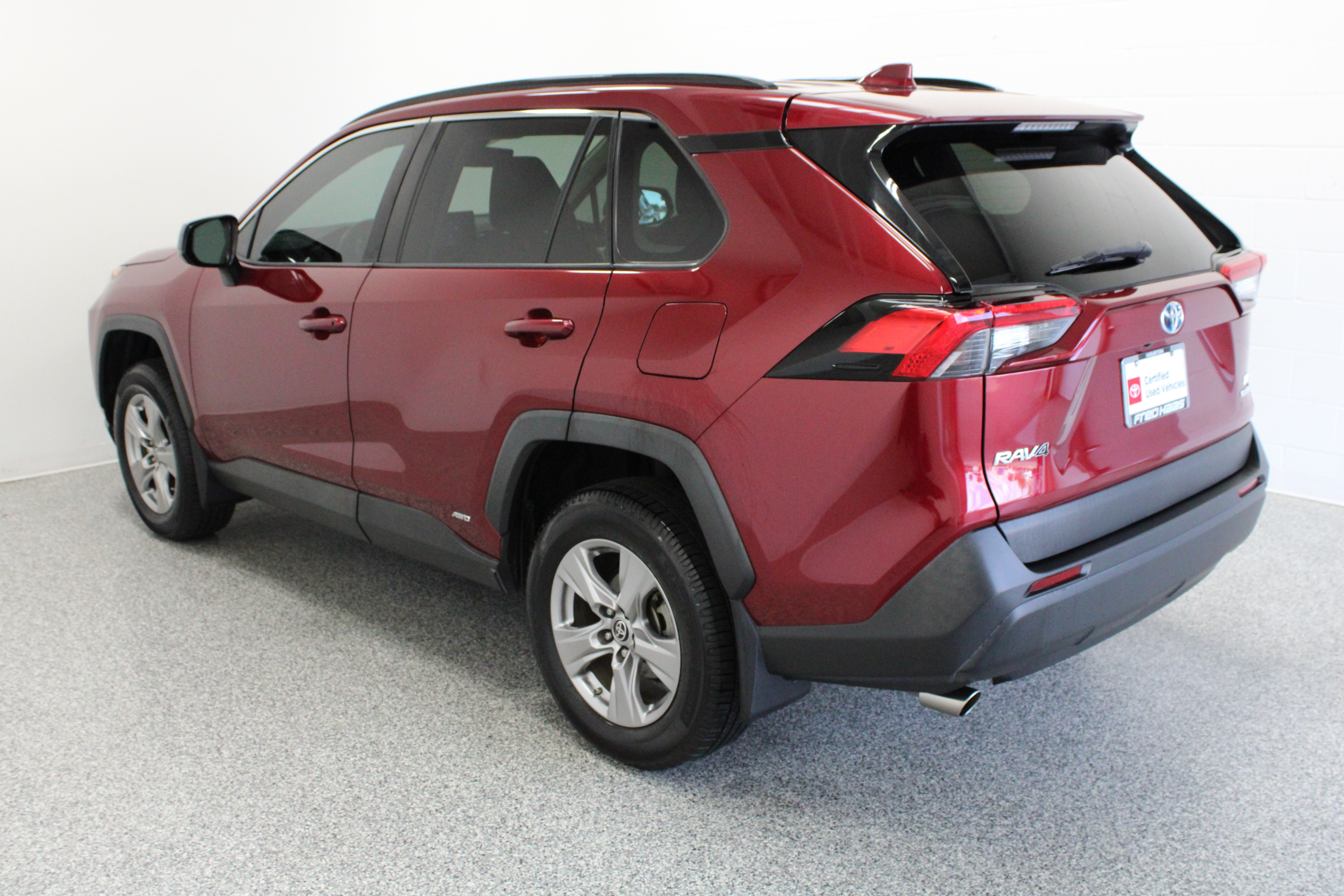 Used 2022 Toyota RAV4 LE AWD/4WD image 9
