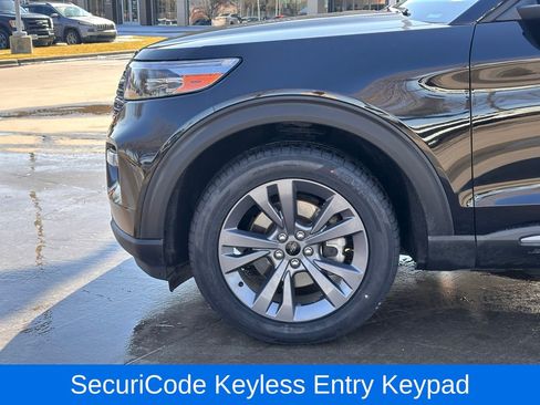 Used 2022 Ford Explorer XLT w/ Equipment Group 202A image 10