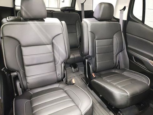 Used 2023 GMC Acadia Denali w/ Trailering Package AWD/4WD image 11