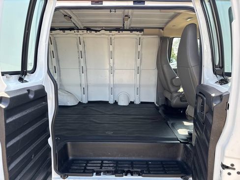 Certified 2021 GMC Savana 2500 w/ Driver Convenience Package RWD image 29