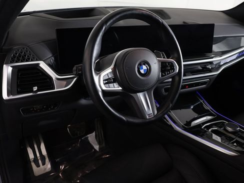 Used 2023 BMW X7 xDrive40i w/ M Sport Package image 29
