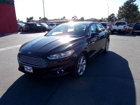 Used 2016 Ford Fusion SE w/ Equipment Group 201A image 3