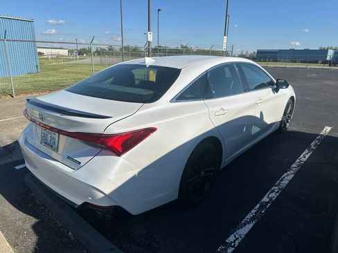 Used 2020 Toyota Avalon Touring w/ Advanced Safety Package FWD image 3
