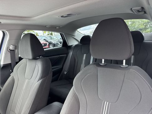Used 2021 Hyundai Elantra SEL w/ Convenience + Premium Package FWD image 41