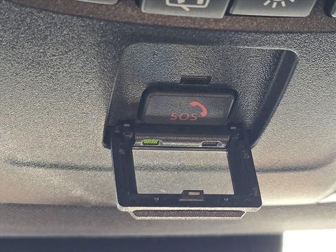 Used 2022 Toyota Corolla SE w/ SE Preferred Package image 23