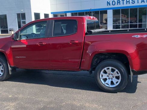 Used 2022 Chevrolet Colorado LT w/ LT Convenience Package AWD/4WD image 6
