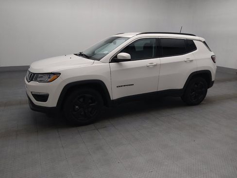 Used 2021 Jeep Compass Latitude FWD image 2
