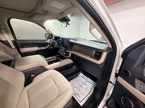 Used 2024 Ford Expedition Limited RWD image 30