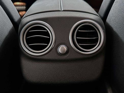 Used 2020 Mercedes-Benz C 300 Sedan image 24