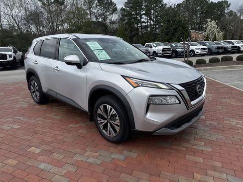 Used 2022 Nissan Rogue SV image 38