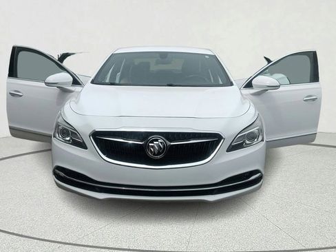 Used 2018 Buick LaCrosse Essence FWD image 9
