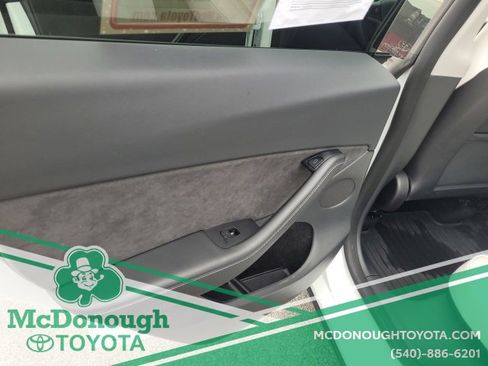 Used 2022 Tesla Model Y Performance image 18