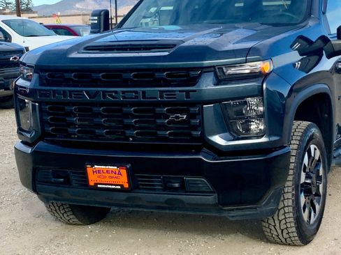 Used 2020 Chevrolet Silverado 2500 Custom w/ Custom Value Package image 9