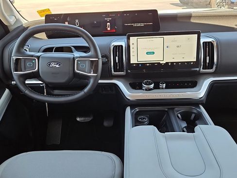 New 2027 Ford Expedition Platinum w/ Driver's Package RWD image 20