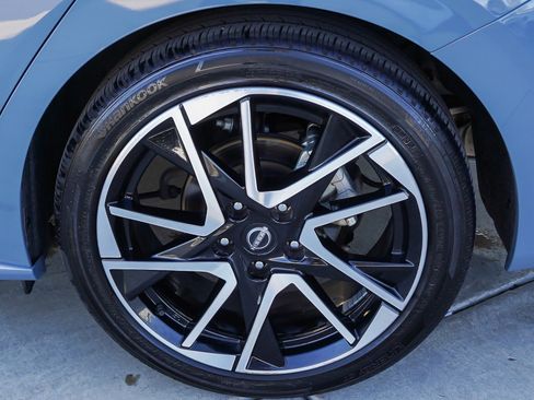 Used 2024 Nissan Sentra SR w/ SR Premium Package image 13