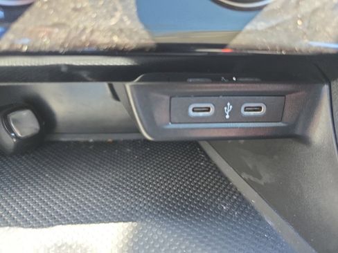 Used 2024 Volkswagen Jetta SE w/ Panoramic Sunroof Package image 27